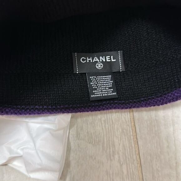 NWT Chanel rainbow beanie OS